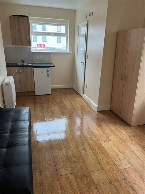 New Today. . Studio flat dss accepted no deposit london